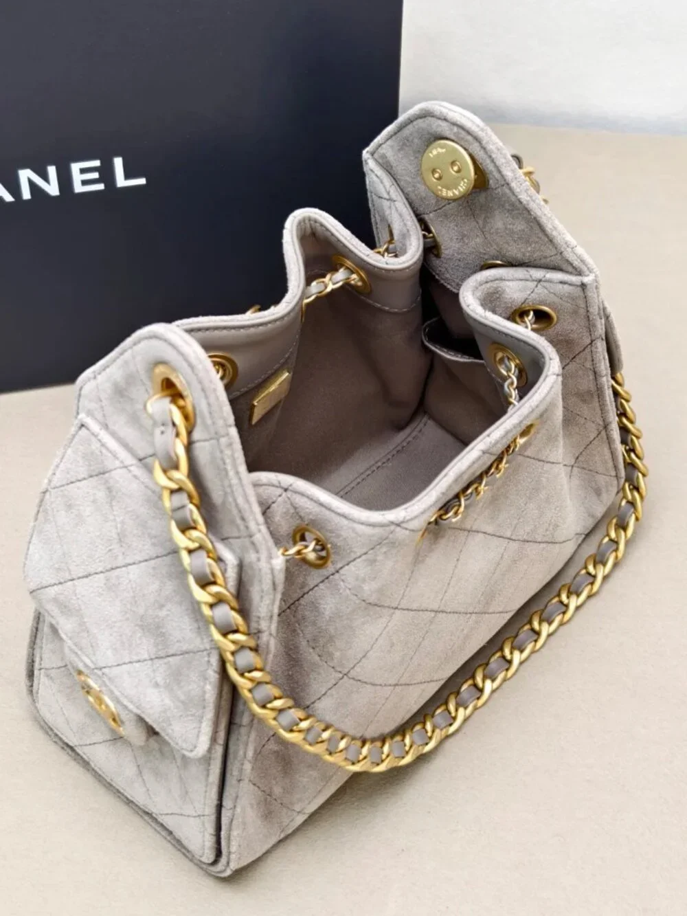 Classic CHANEL Bags: A Stylish and Versatile Choice for Elegance